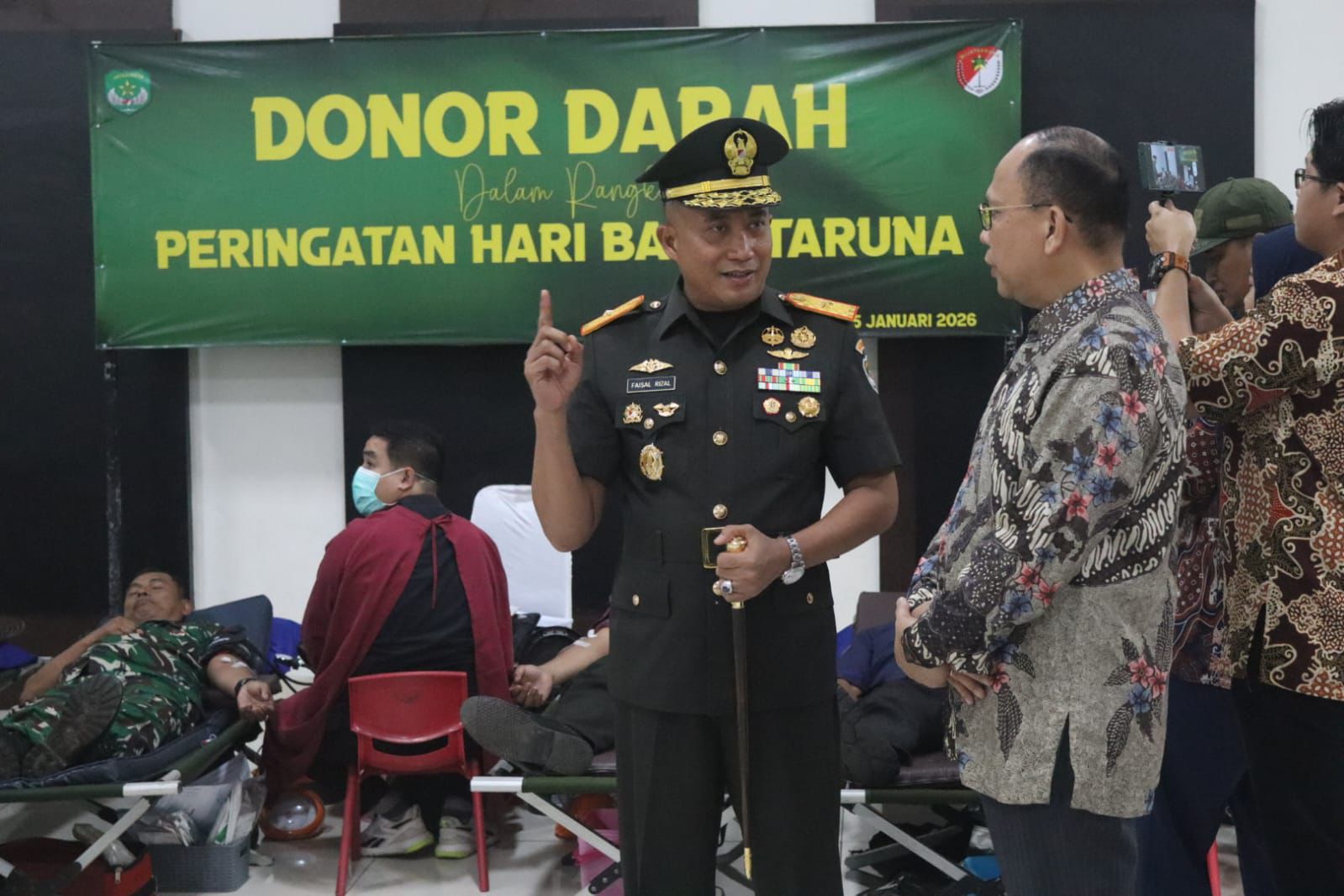 Peringati Hari Bakti Taruna, Danrem 052/Wkr Pimpin Ziarah dan Bakti Sosial di Tangerang